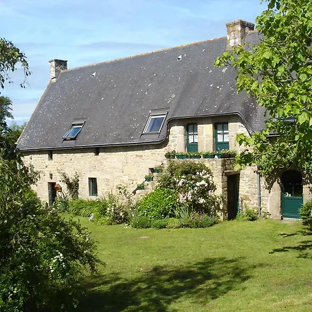 Les Chaumieres De Kerimel Bed and breakfast Ploemel